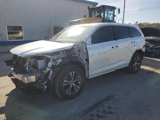 VIN 5TDZZRFH1KS358626 2019 Toyota Highlander, LE no.1