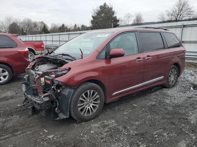 2018 Toyota Sienna XLE