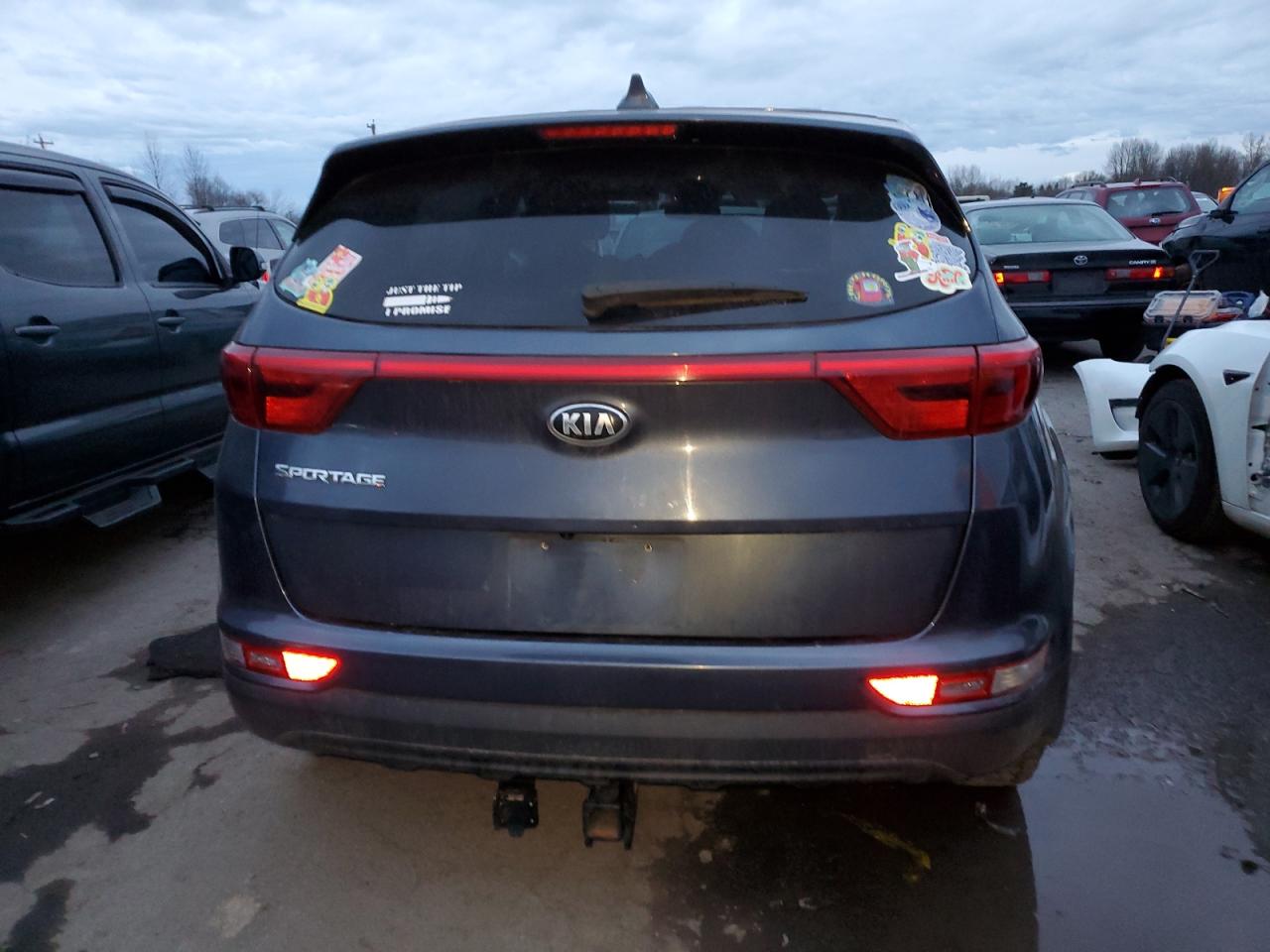 KNDPMCAC7H7281973 2017 Kia Sportage Lx