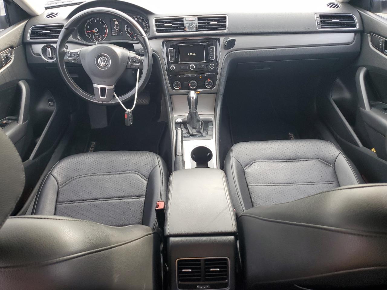 1VWBS7A30EC110103 2014 Volkswagen Passat Se