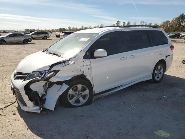 2019 Toyota Sienna LE