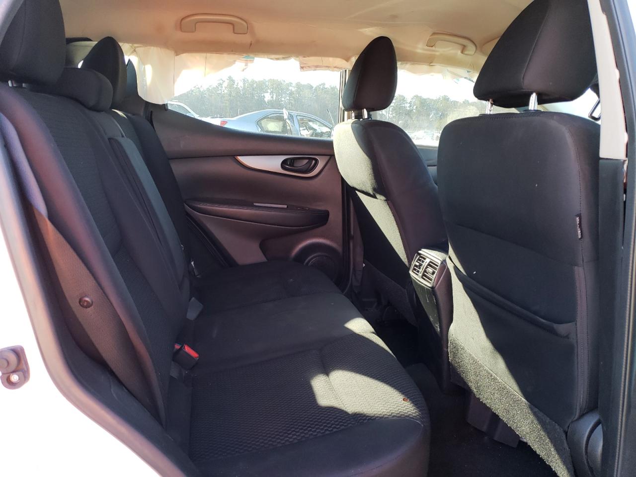 JN1BJ1CP4KW215694 NISSAN ROGUE 2019
