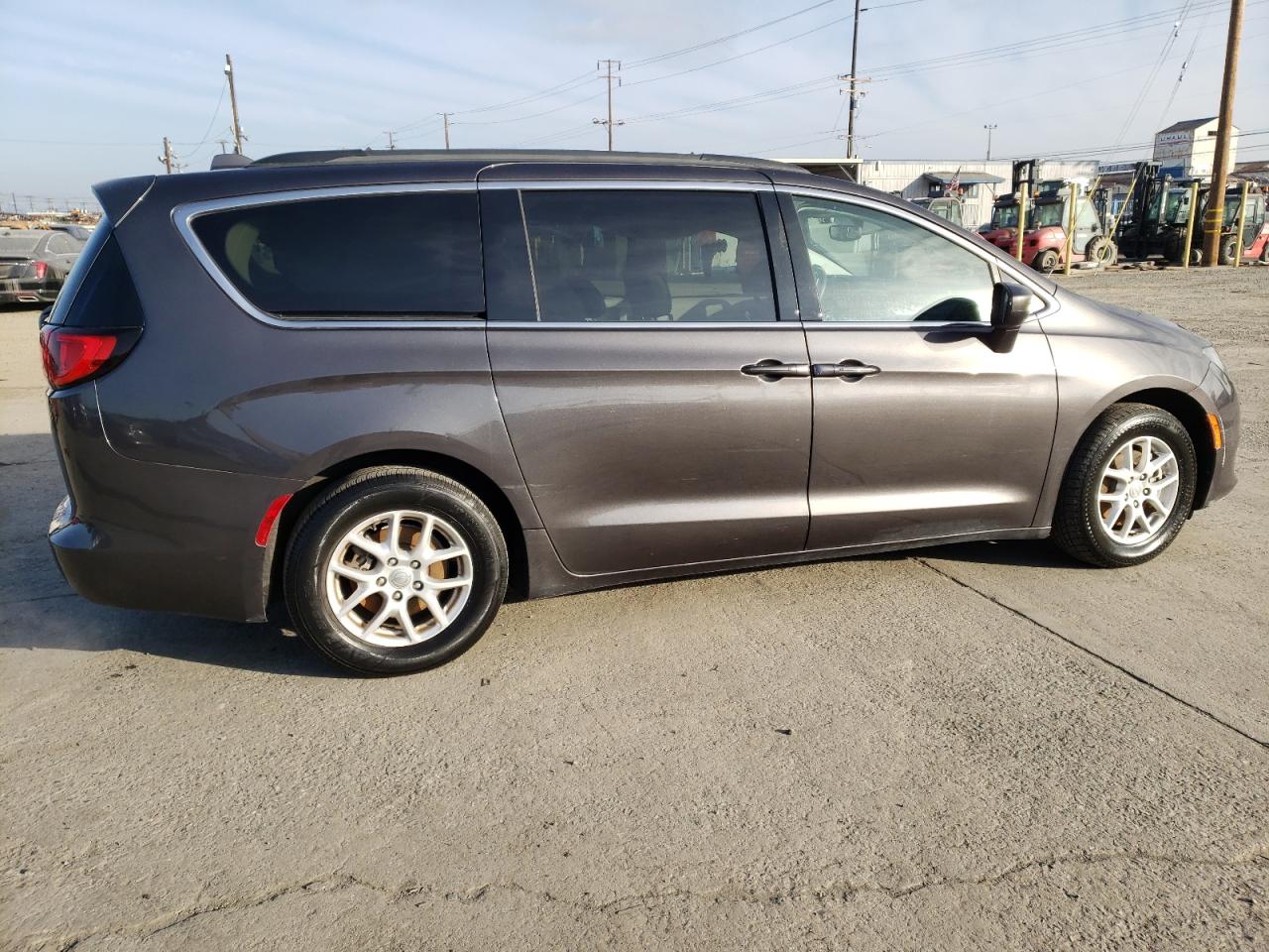 2c4rc1dg2lr172441 2C4RC1DG2LR172441 2020 Chrysler Voyager Lxi
