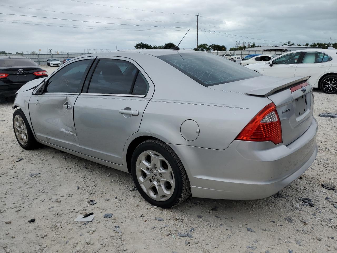 3FAHP0HA3AR201782 2010 Ford Fusion Se