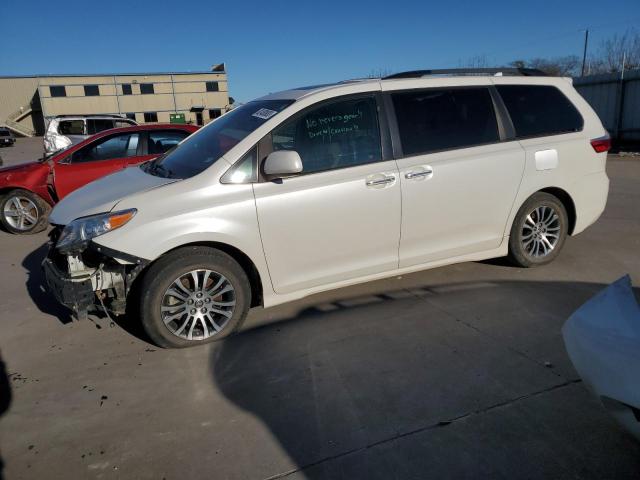 2019 Toyota Sienna XLE