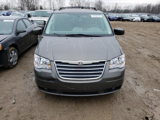 2A4RR5DX7AR375385 | 2010 Chrysler town & country touring