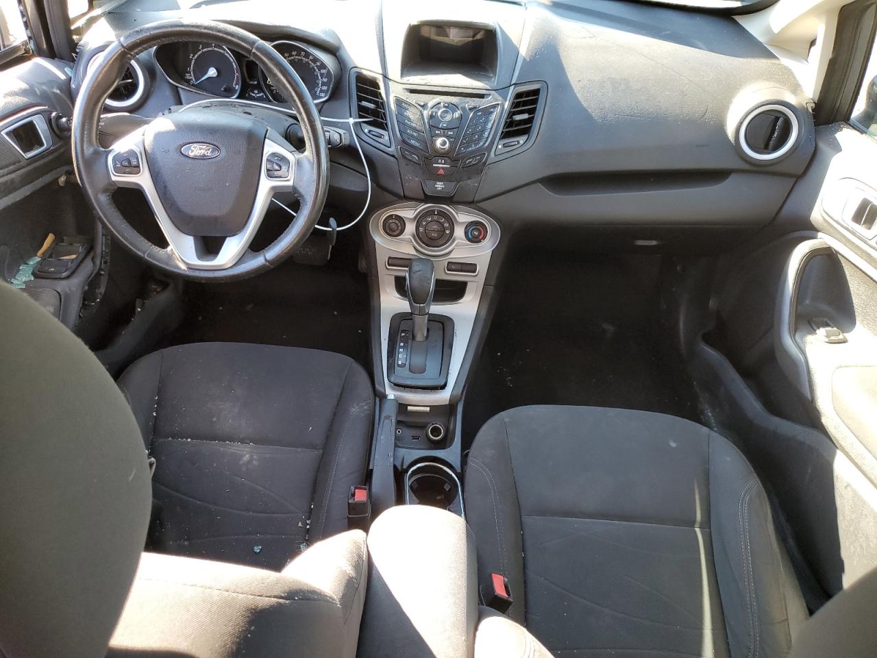 3FADP4BJ3FM218861 2015 Ford Fiesta Se