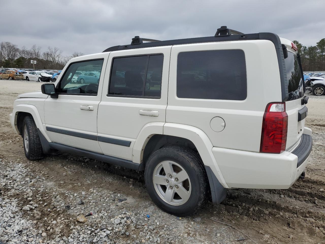 1J8HH48K58C182998 2008 Jeep Commander Sport