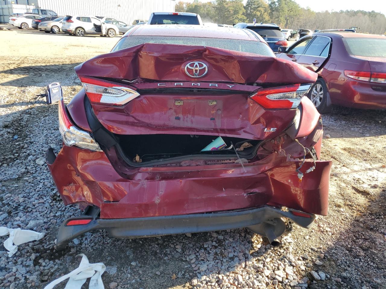 2018 Toyota Camry L vin: 4T1B11HK5JU591272