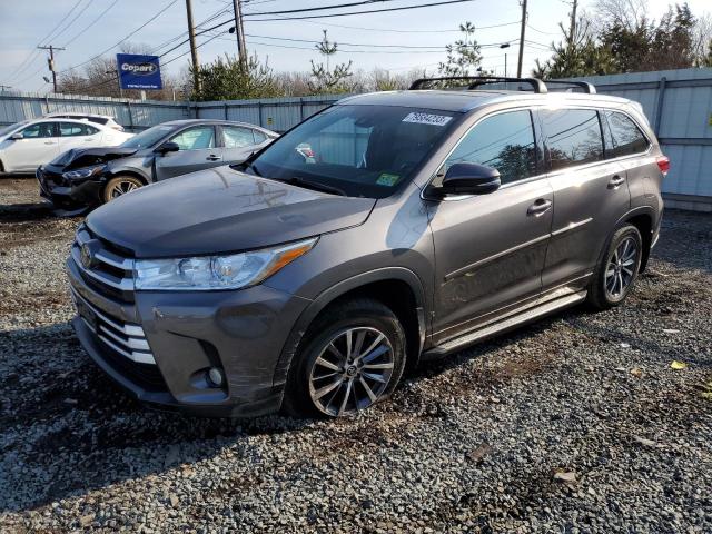 2017 Toyota Highlander SE