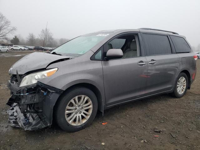 2014 Toyota Sienna XLE