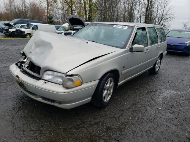 2000 Volvo V70 Base