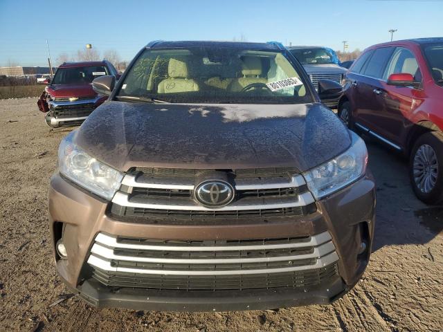 VIN 5TDJZRFHXKS916437 2019 Toyota Highlander, SE no.5