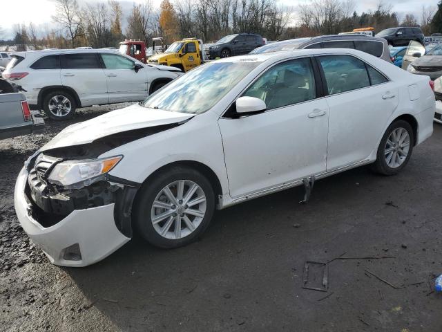 2014 Toyota Camry Hybrid 