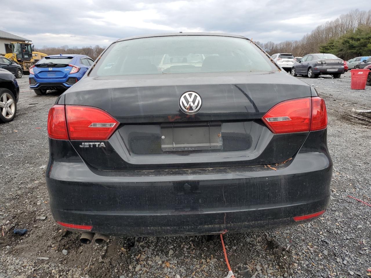 3VW2K7AJ7BM377778 2011 Volkswagen Jetta Base