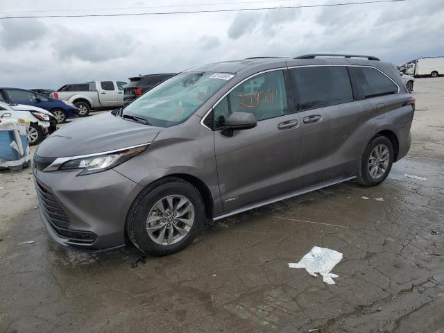 2021 Toyota Sienna LE