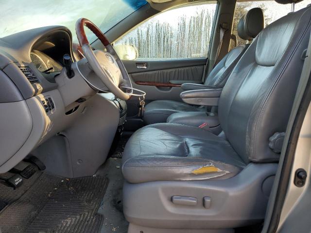 2004 Toyota Sienna - Image 7