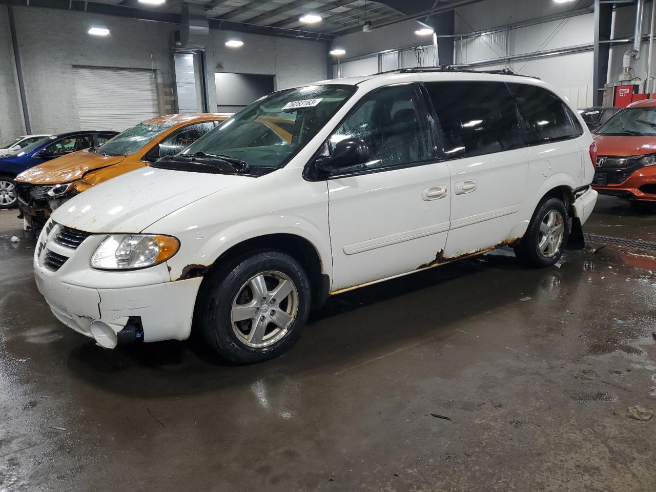 2005 white deals dodge caravan