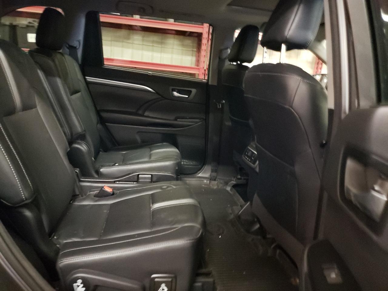 5TDJZRFH1JS537647 TOYOTA HIGHLANDER 2018