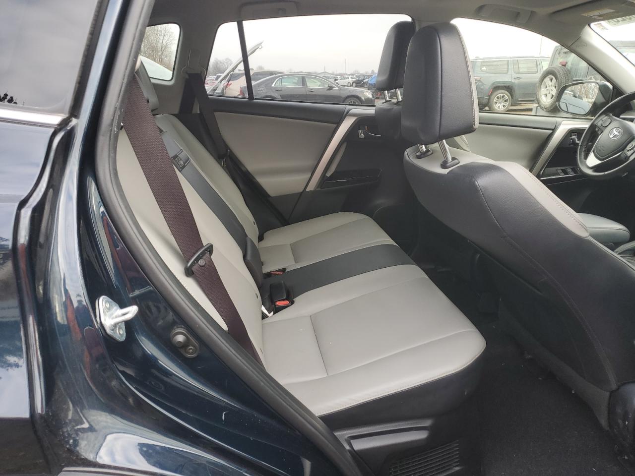 JTMDJREV6JD209552 TOYOTA RAV4 2018