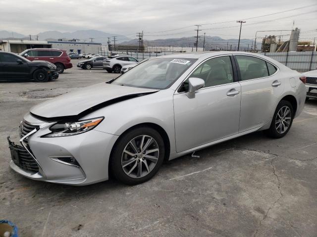 2016 Lexus ES 300h 