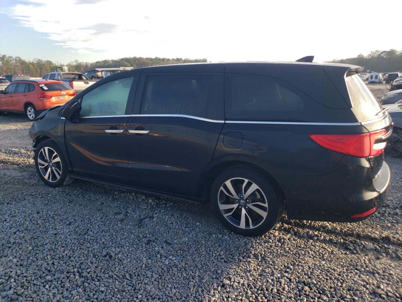 2022 Honda Odyssey Touring vin: 5FNRL6H81NB014798