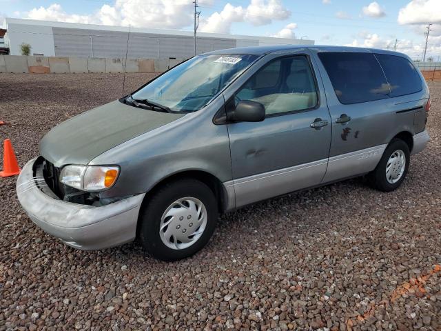 2000 Toyota Sienna CE