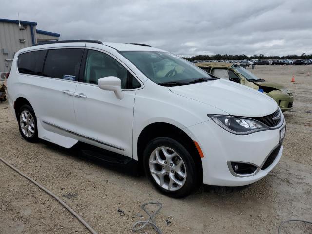 2C4RC1BG4HR713158 2017 CHRYSLER PACIFICA, photo no. 4