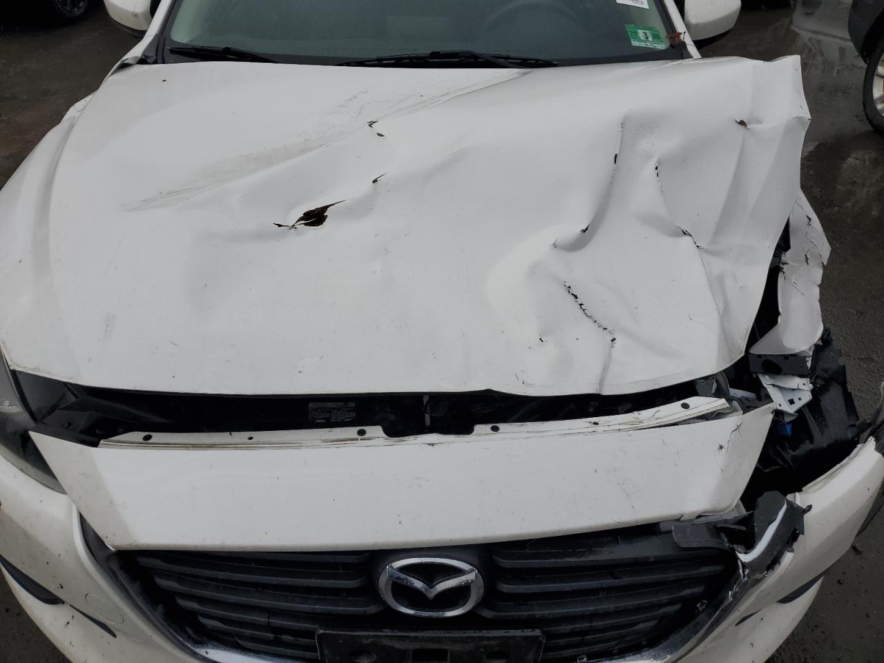 3MZBN1U74JM275163 2018 Mazda 3 Sport