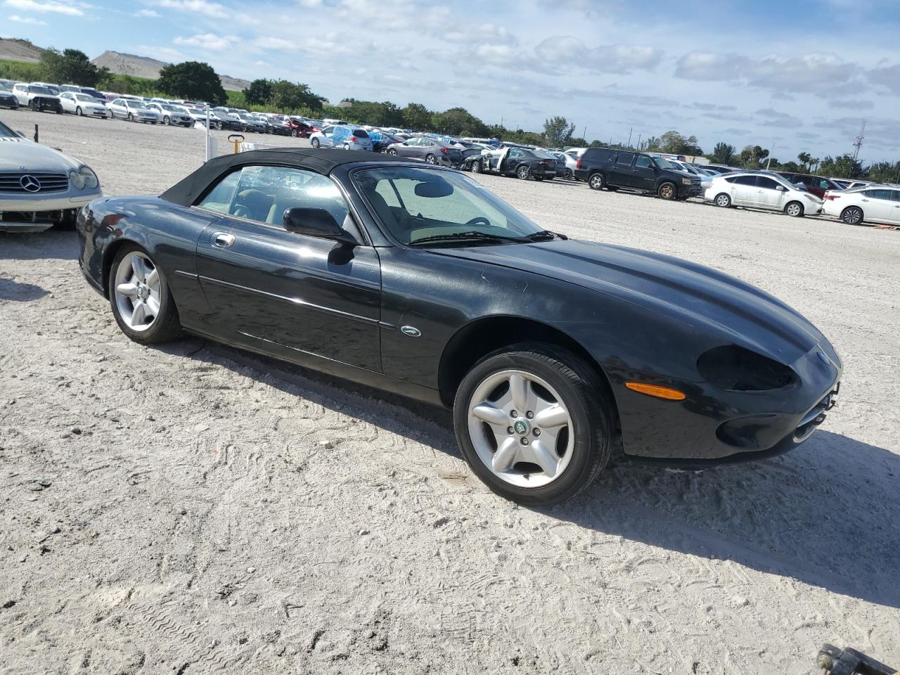 sajgx2242wc020720 SAJGX2242WC020720 1998 Jaguar Xk8