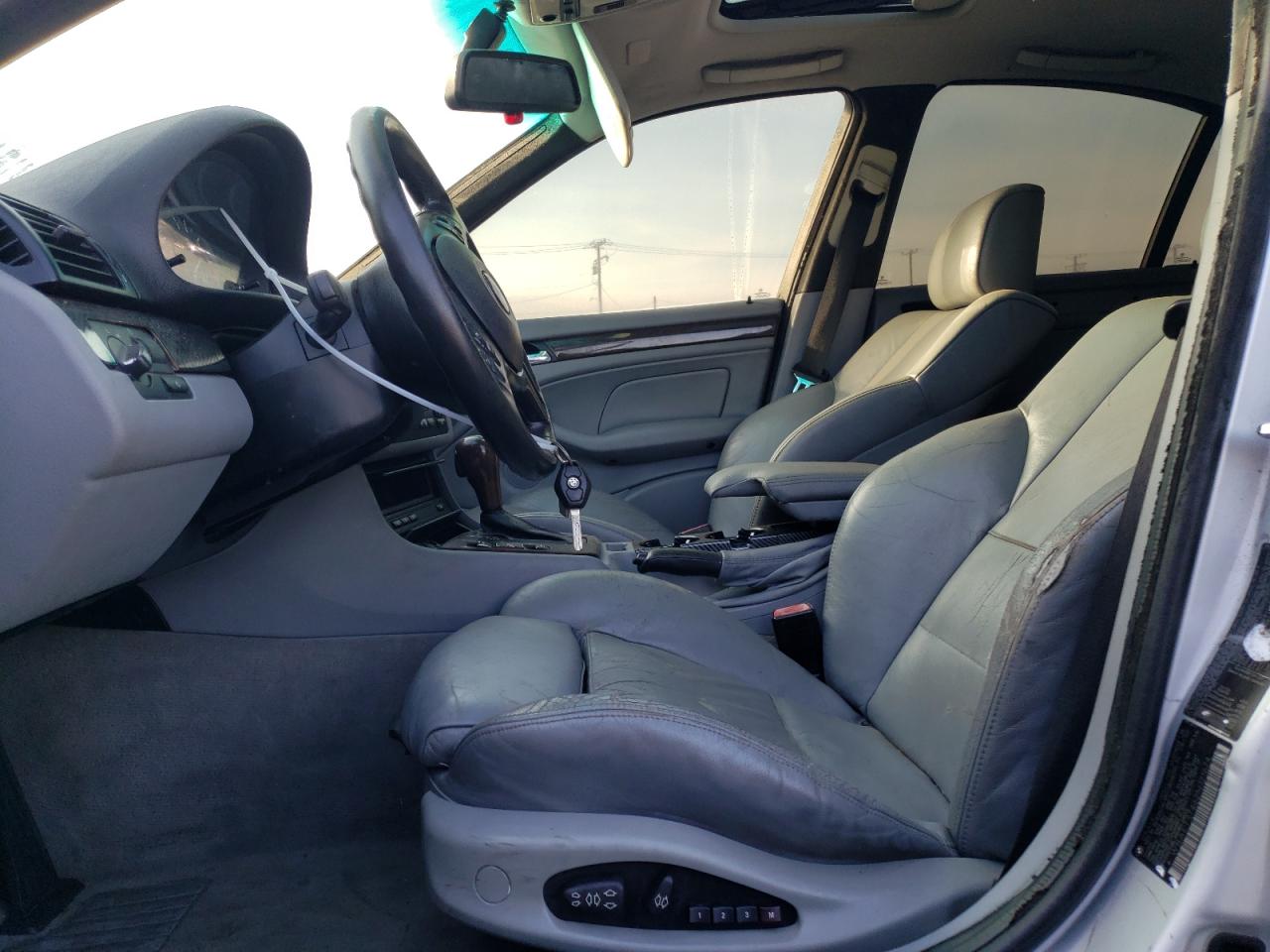 WBAET37462NJ21674 2002 BMW 325 I