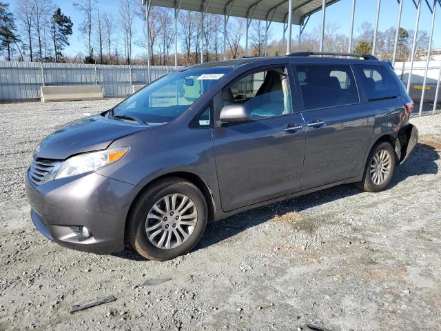 2017 Toyota Sienna XLE