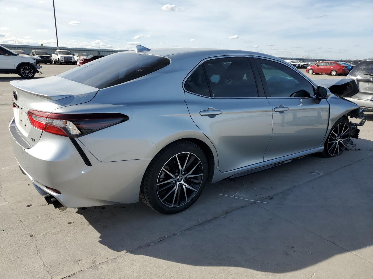 4T1G11AK6NU054657 TOYOTA CAMRY 2022