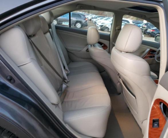 2010 Toyota Camry - Image 10