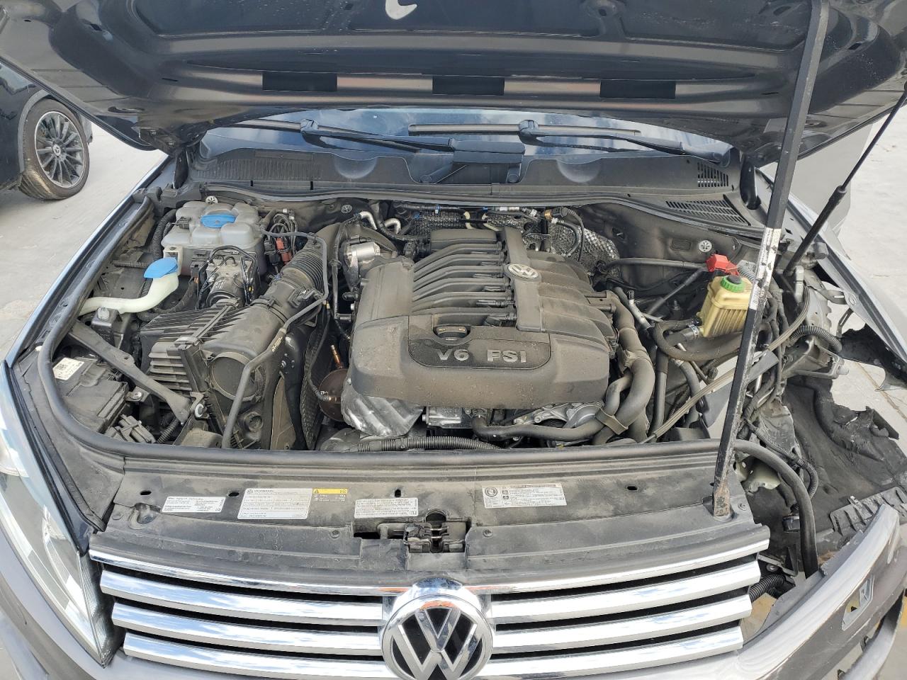 WVGRF7BP8HD003849 VOLKSWAGEN TOUAREG 2017