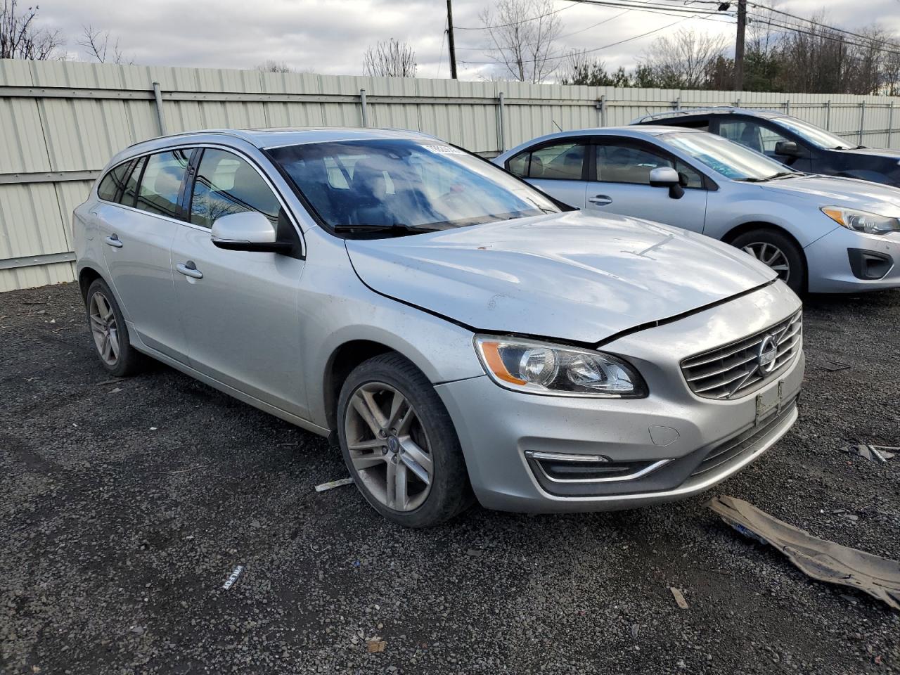 YV1612SB5F1202475 2015 Volvo V60 Premier