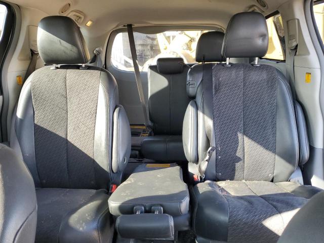 2011 Toyota Sienna - Image 10