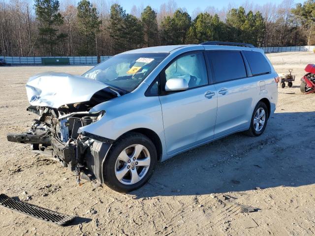 2016 Toyota Sienna LE