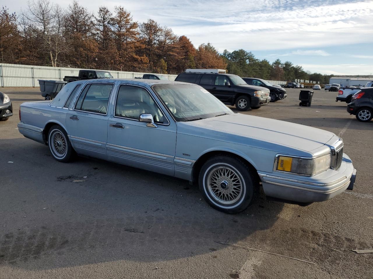 1LNCM82W2MY682531 1991 Lincoln Town Car Signature