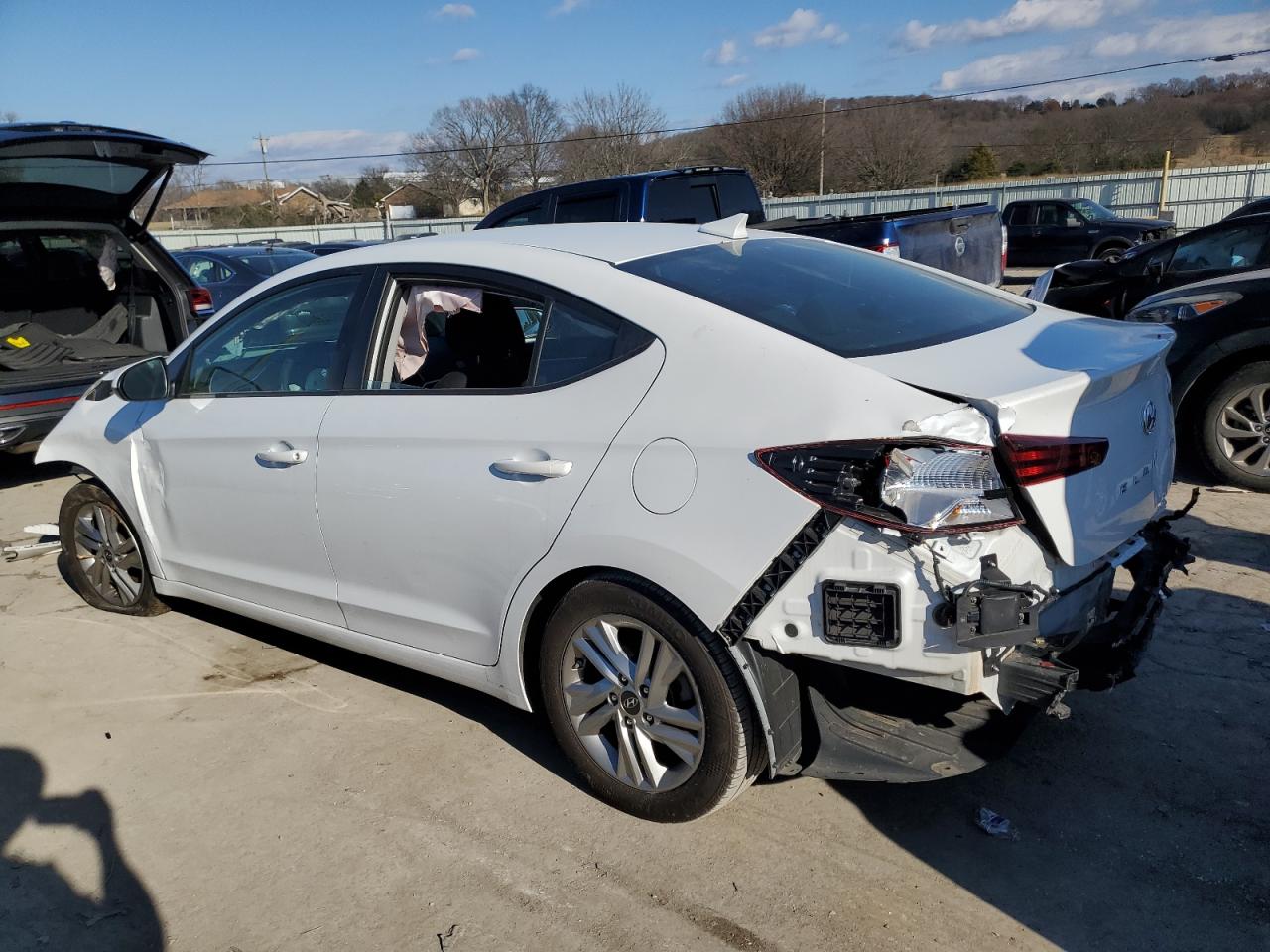 2020 Hyundai Elantra Sel vin: 5NPD84LF2LH591747