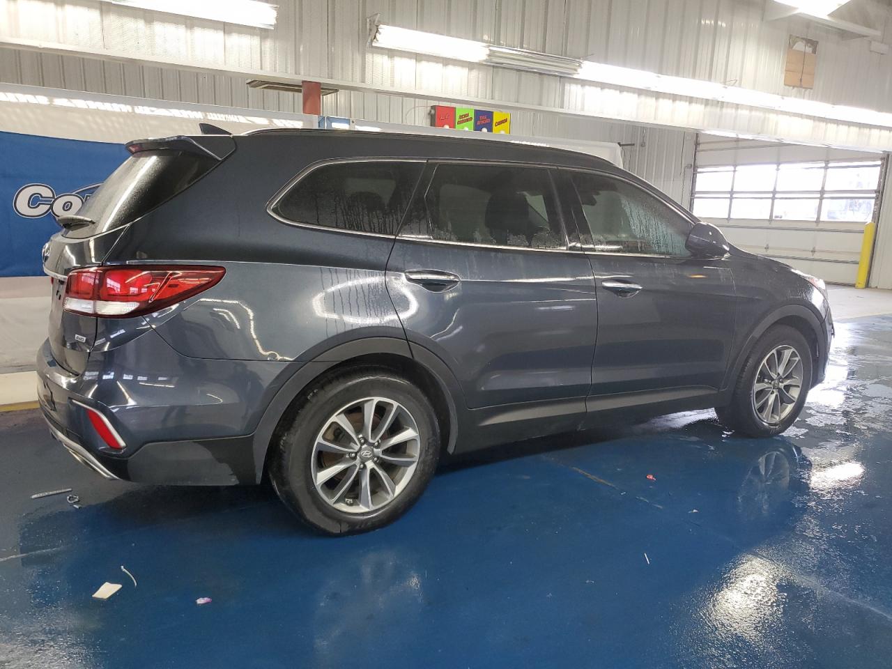 KM8SMDHF3HU200688 2017 Hyundai Santa Fe Se