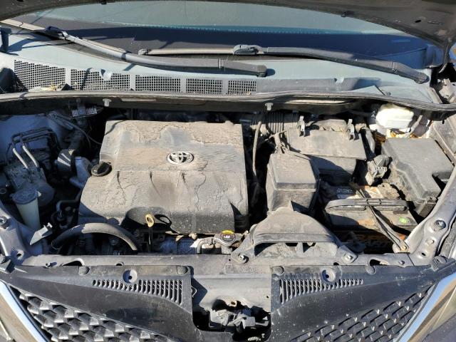 2011 Toyota Sienna - Image 12