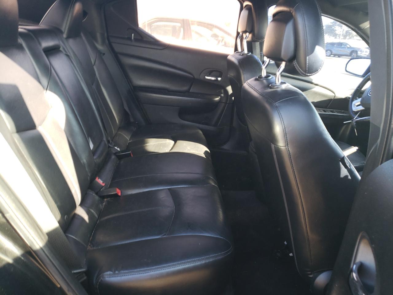 1B3BD2FG1BN552031 2011 Dodge Avenger Lux