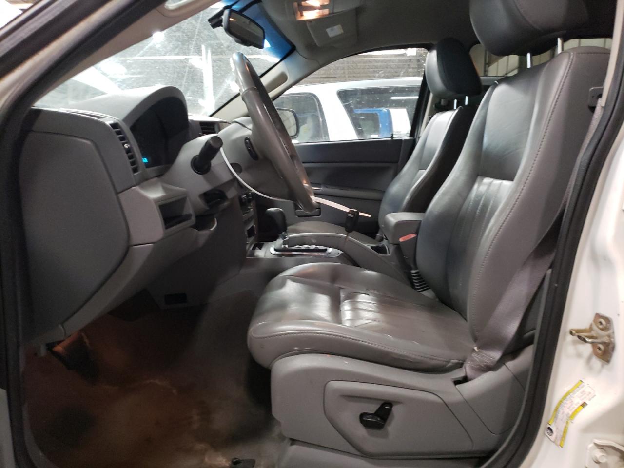 1j4gr48k86c316605 1J4GR48K86C316605 2006 Jeep Grand Cherokee Laredo