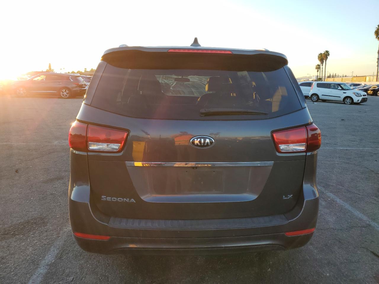 kndmb5c19f6040161 KNDMB5C19F6040161 2015 Kia Sedona Lx