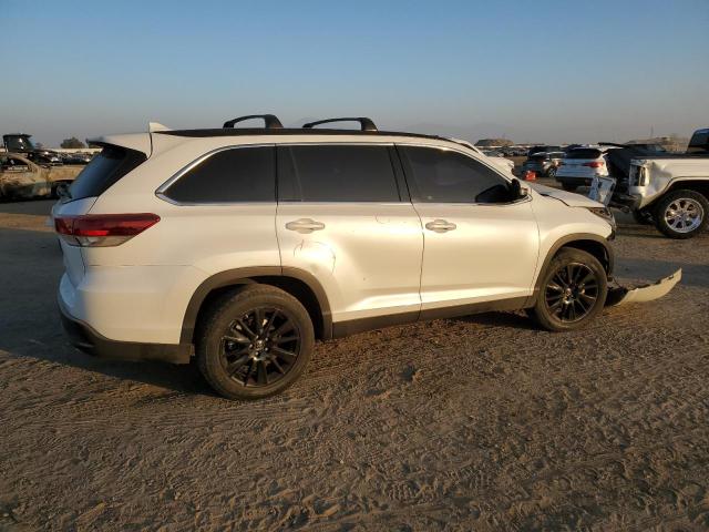 VIN 5TDKZRFH4KS310183 2019 Toyota Highlander, SE no.3