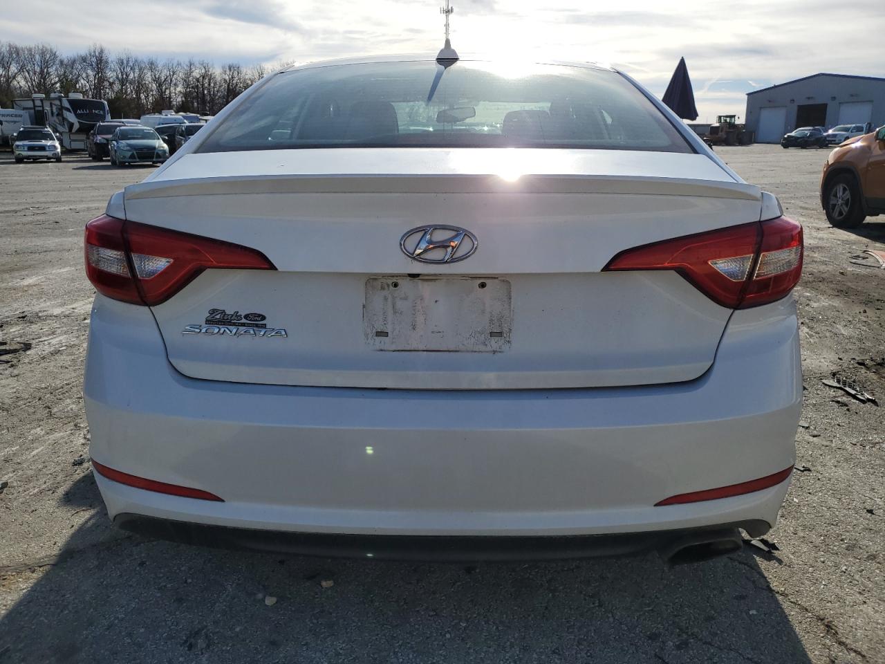 2016 Hyundai Sonata Se vin: 5NPE24AF7GH281818