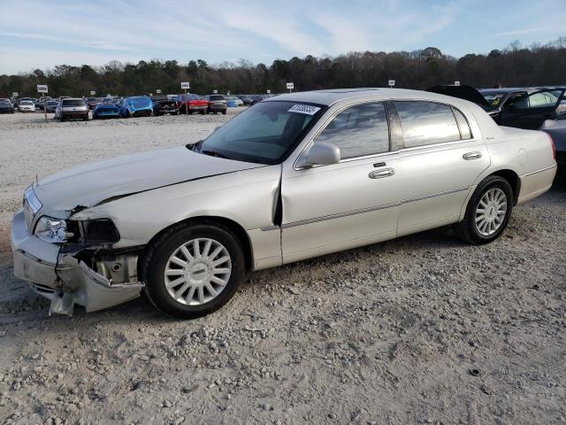 2005 Lincoln Town Car Signature