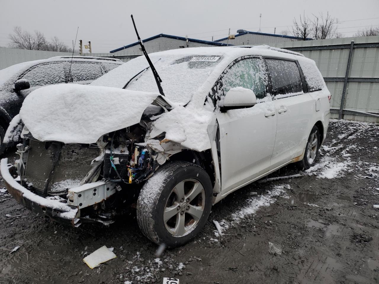 5TDKK3DC2BS029380 2011 Toyota Sienna Le