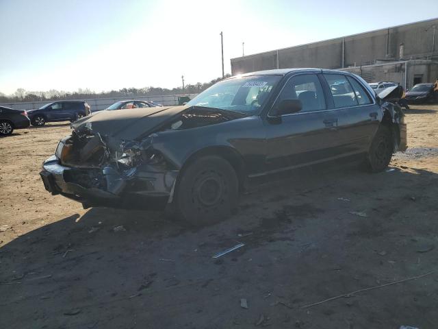 2004 Ford Crown Victoria 